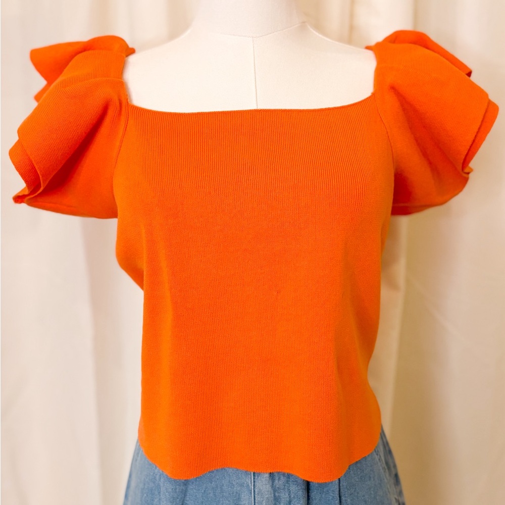 Strut and bolt flutter sleeve top size large